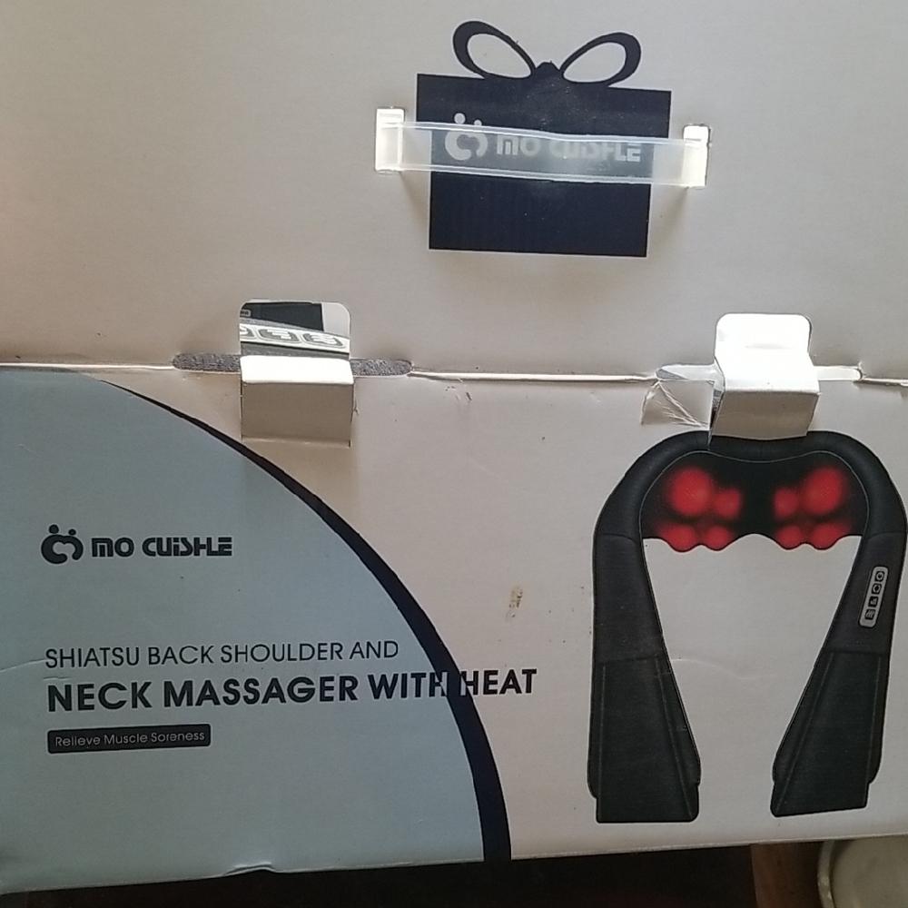 No Cushe Black Neck Massager with Heat